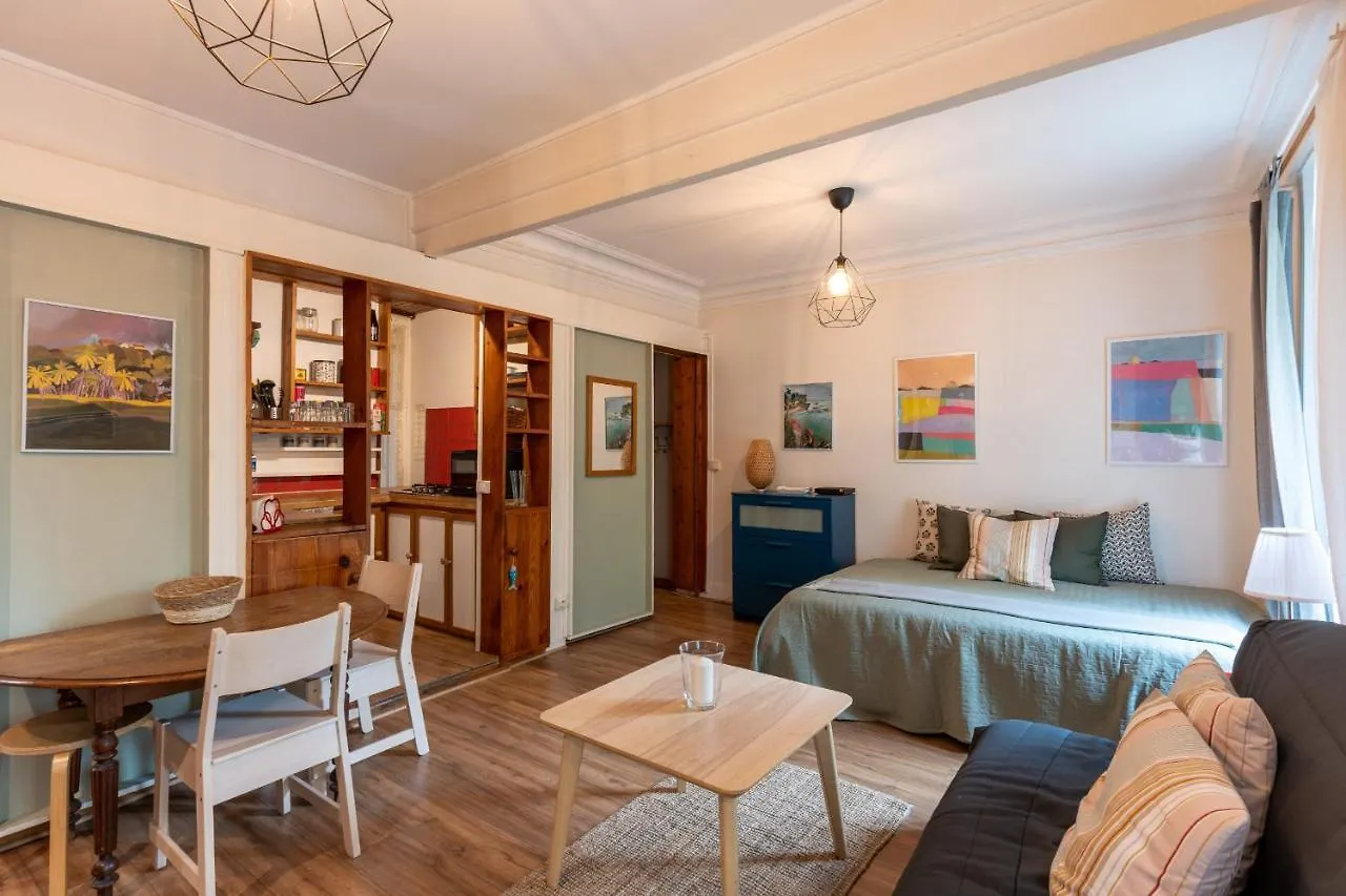 Appartement Au Coeur De Montmartre Paris 0*,  Frankrike