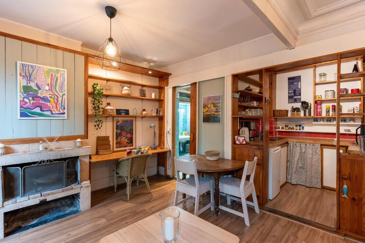 Appartement Au Coeur De Montmartre Paris Lägenhet